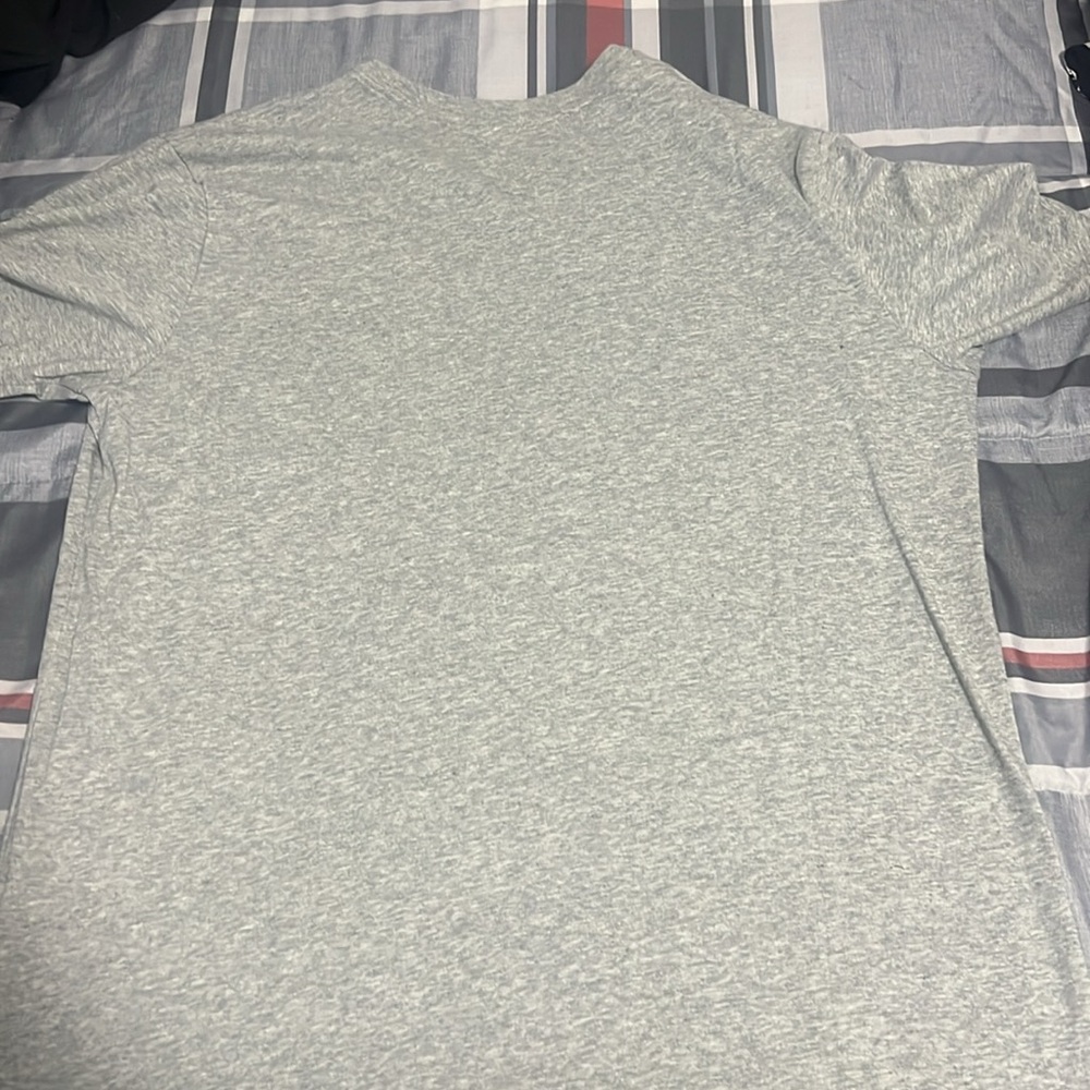 Men’s Nike Heather Gray Dri-FIT Tee! - Picture 5 of 5